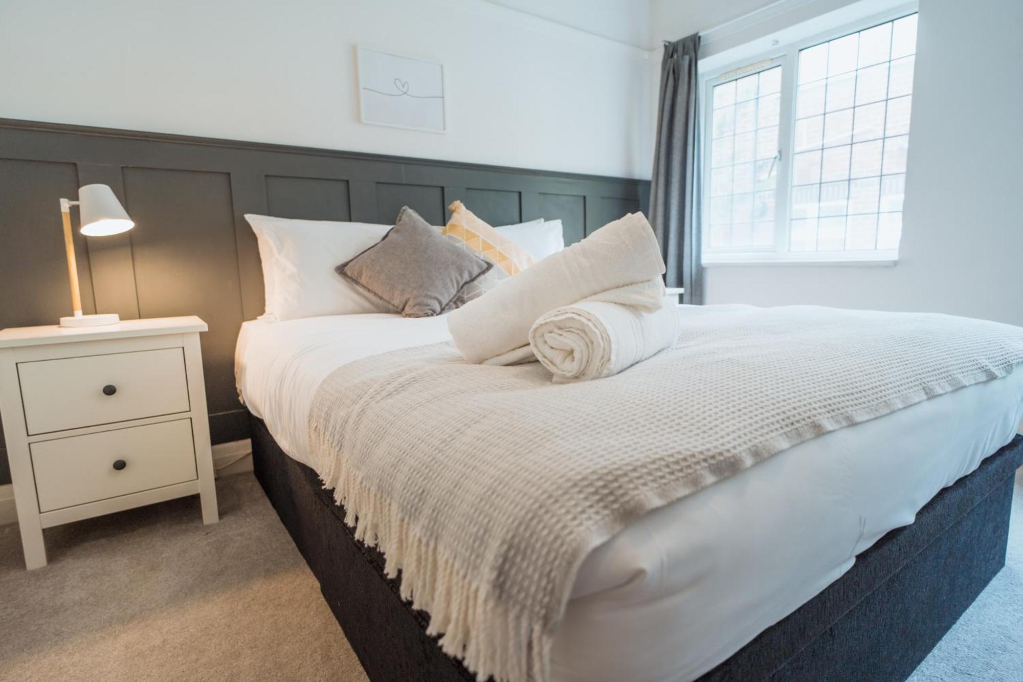 East Cliff Manor Apartment *